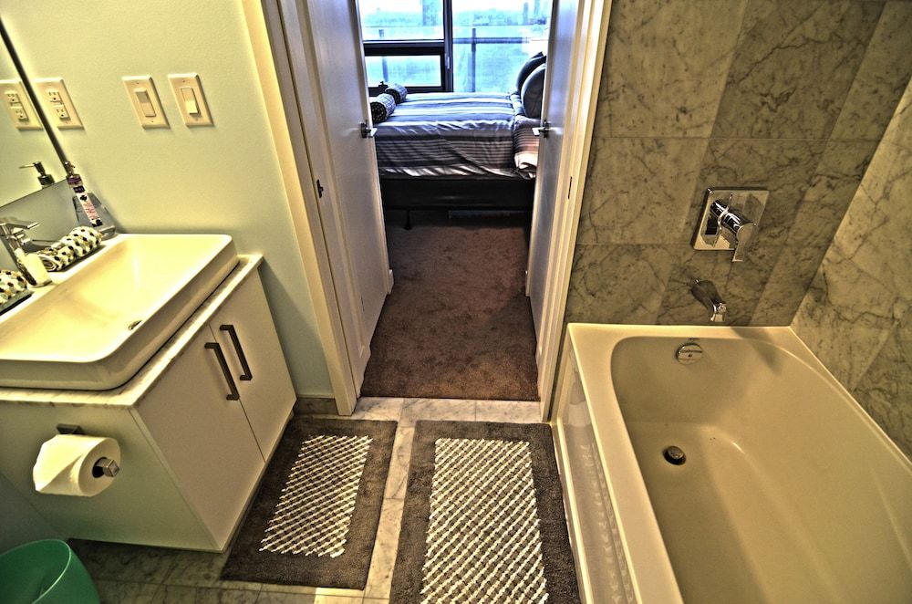 undefined Toronto Escape - Onyx Suite 10