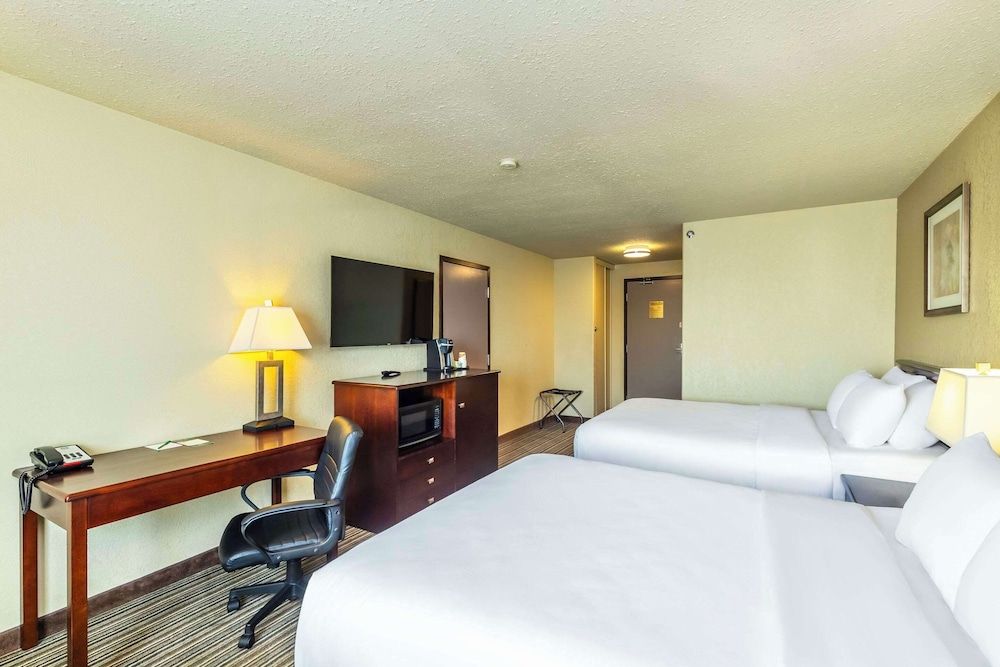 Standard Room, 2 Queen Beds, Non Smoking