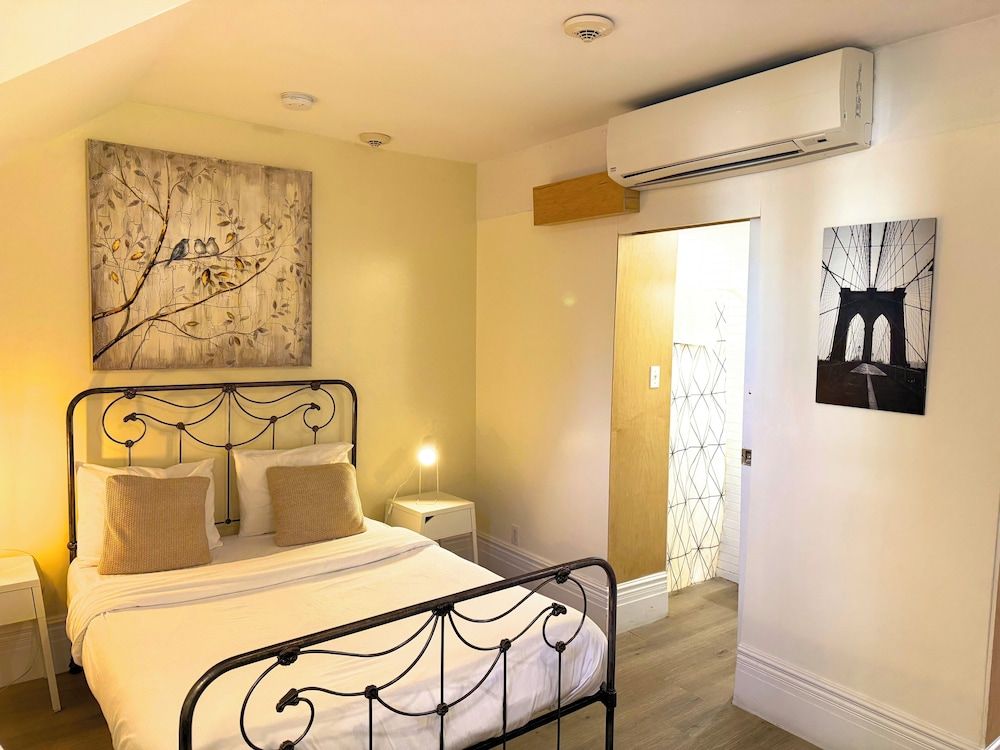 undefined Auberge du Plateau - Hostel