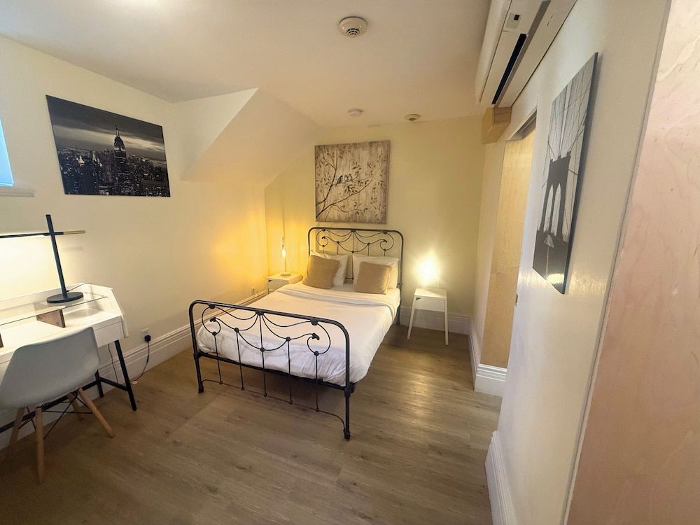 undefined Auberge du Plateau - Hostel 6