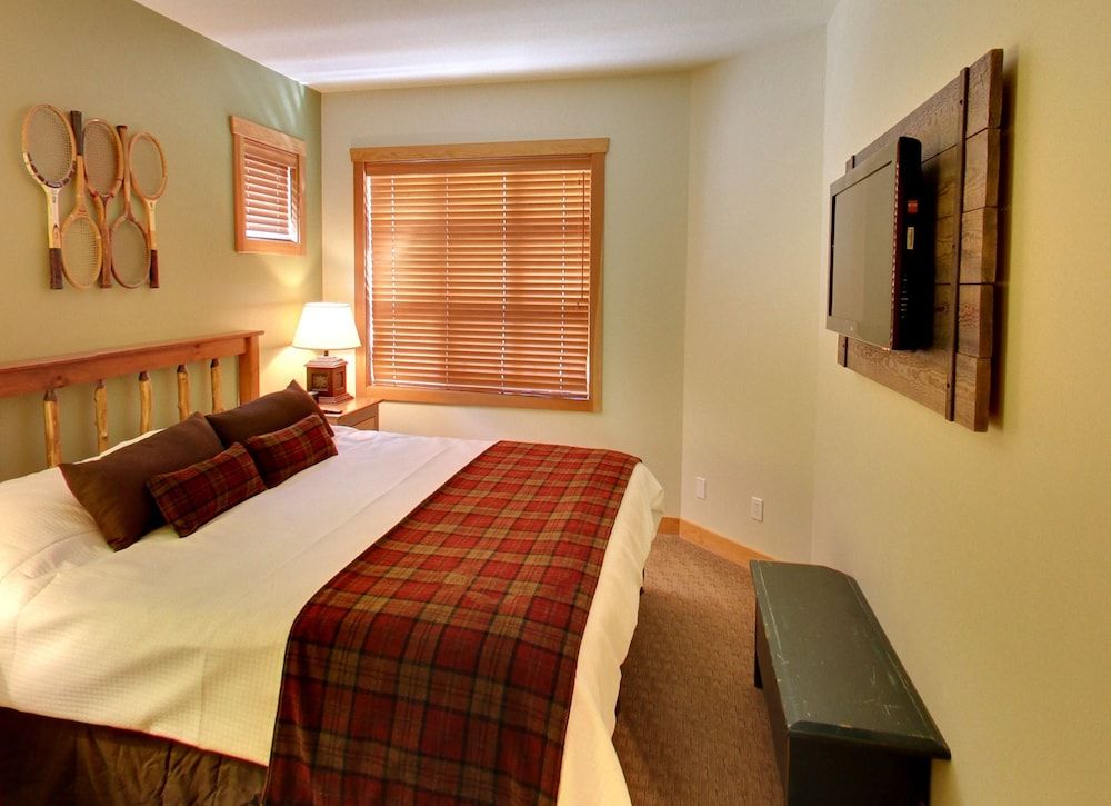 Embarc Panorama Standard Suite, 2 Bedrooms, Kitchen 4