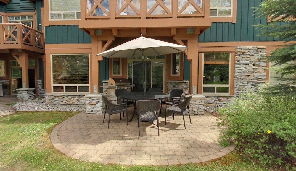 Embarc Panorama Standard Suite, 2 Bedrooms, Kitchen 7