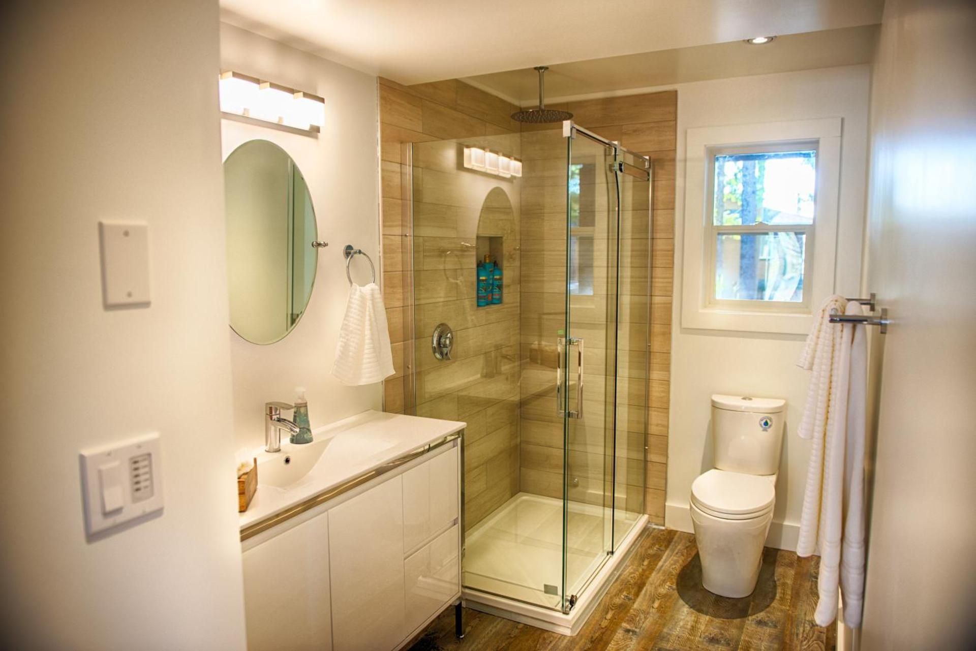 Eco Luxe Harbor View King Suite 3