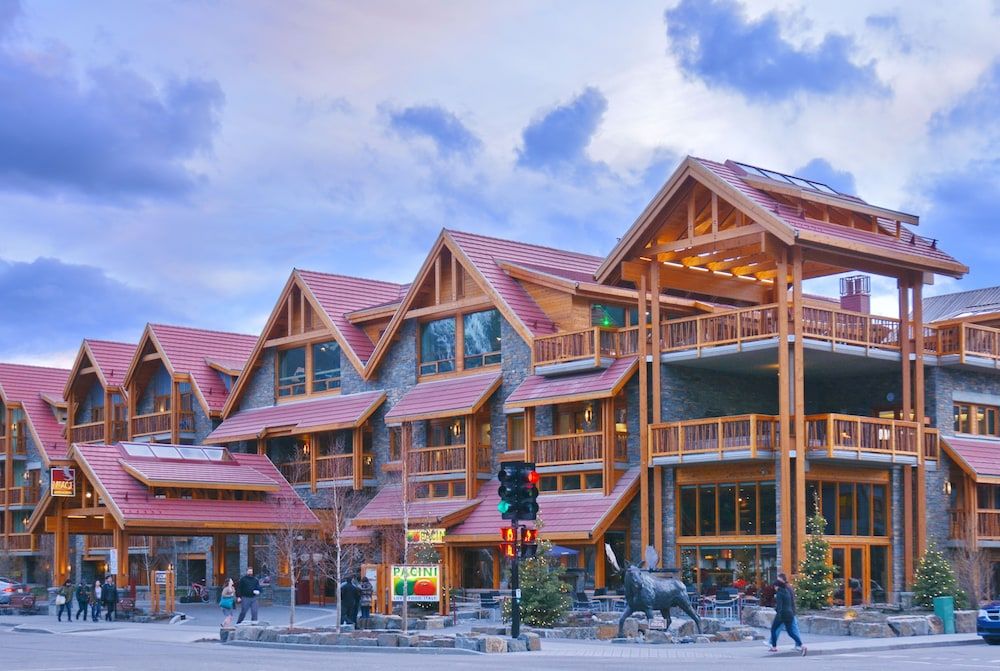 undefined Moose Hotel And Suites 8