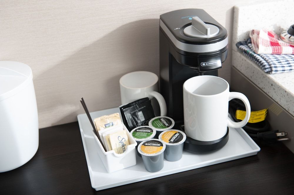 Western Star All Suites Signature Hotel Deluxe Suite, 1 King Bed, Kitchen 8