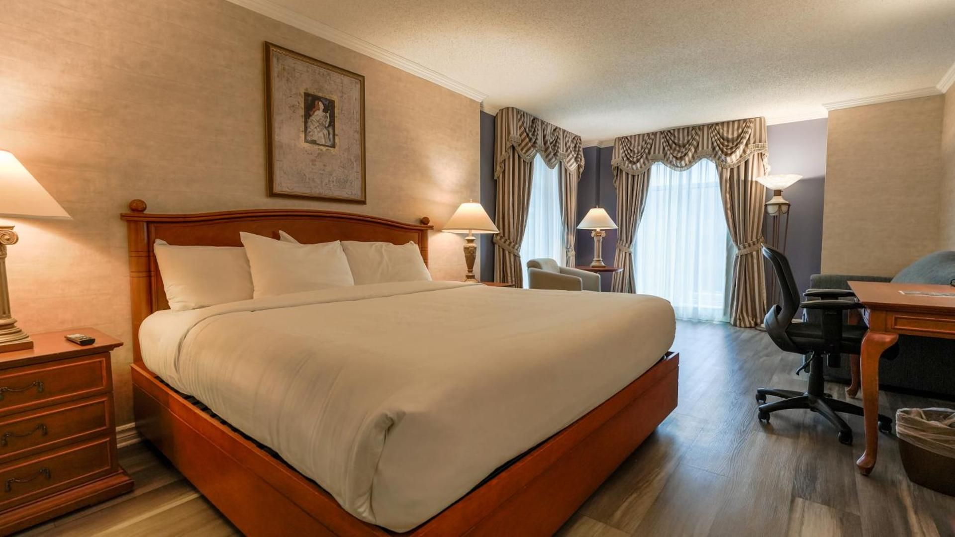 Signature Room, 1 King Bed and Sofa-Bed
