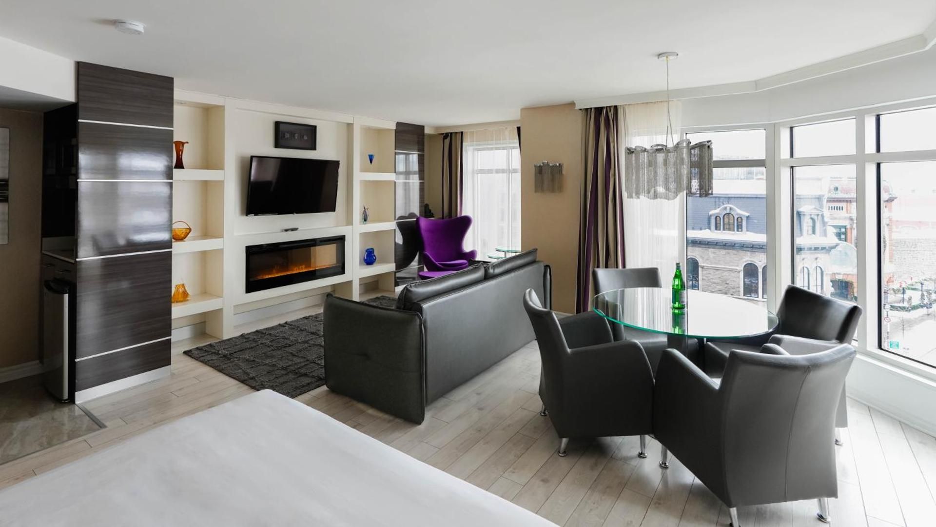 Luxury Studio with Panoramic City View, 1 king Bed and Sofa-Bed