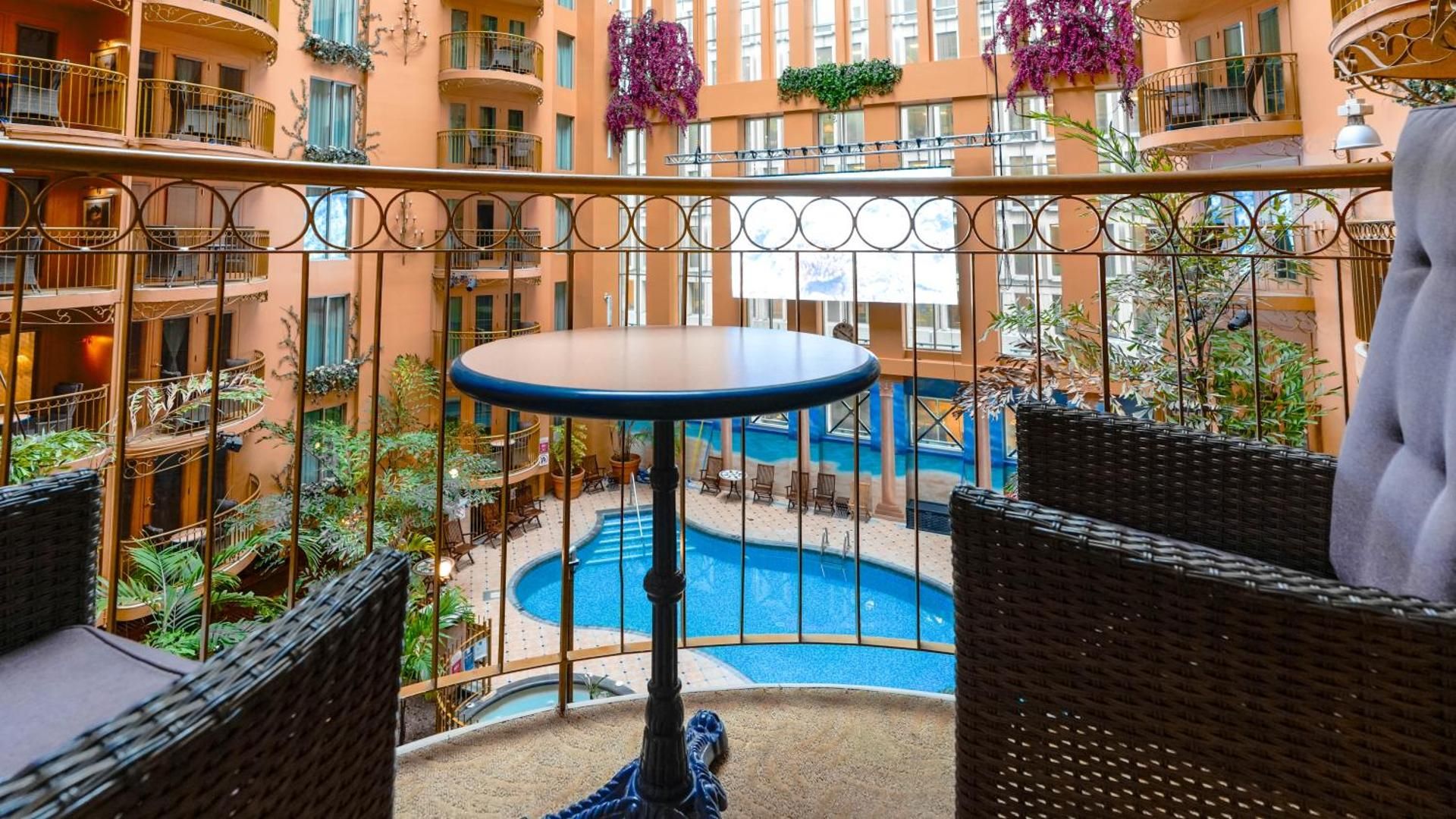 Interior Garden Balcony Suite, 1 Queen Bed with Sofa-Bed