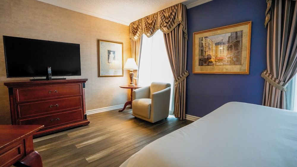 Hôtel Palace Royal Centre-Ville par JARO Classic Room, 1 Queen bed and glass shower