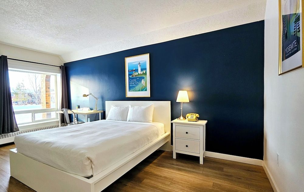 Cloud 9 Inn Room, 1 Queen Bed 6