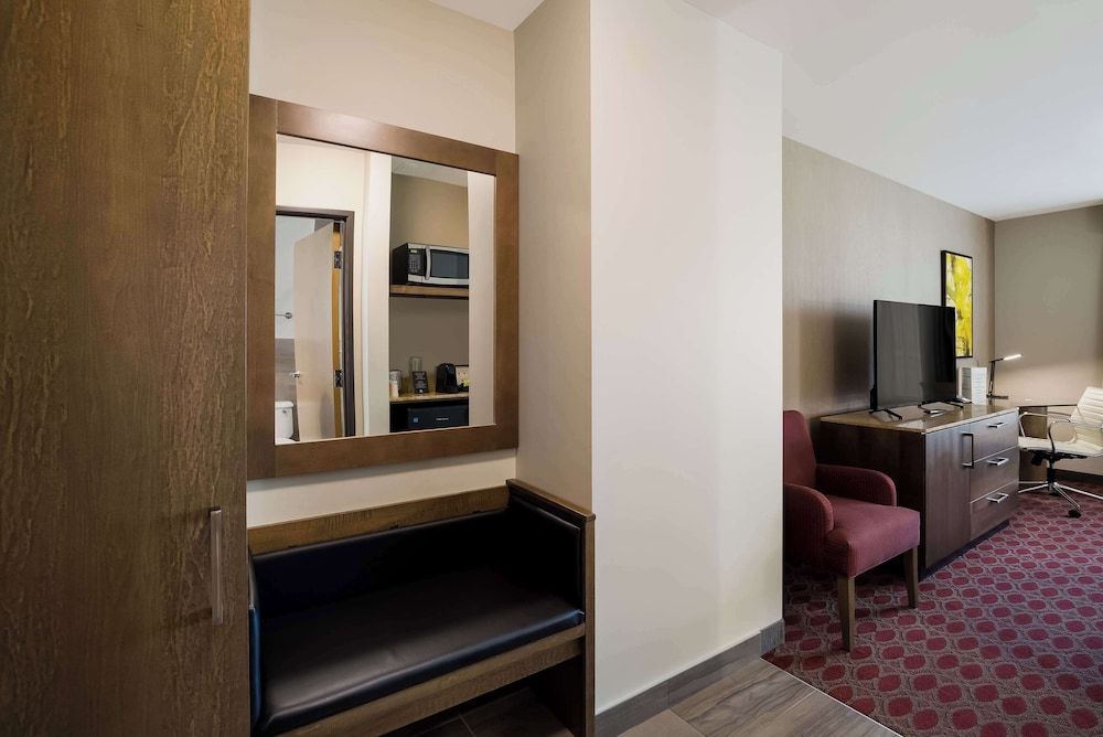 Hotel 11, MOD A Sonesta Collection Room, 1 King Bed, Non Smoking 10