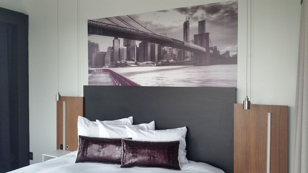 Grand Times Hotel Drummondville Superior Room, 1 King Bed 4