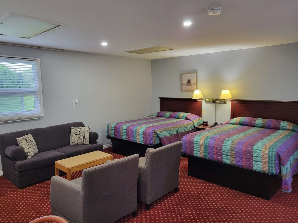 Suite, Multiple Beds, Non Smoking, Kitchen