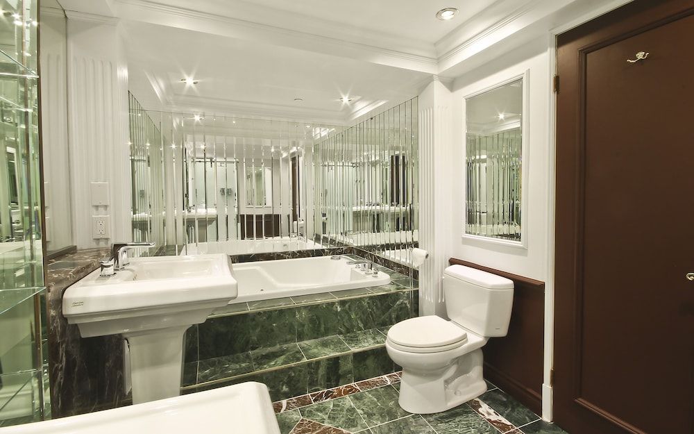 Hôtel Québec Inn King bed Suite - Empire Theme 2