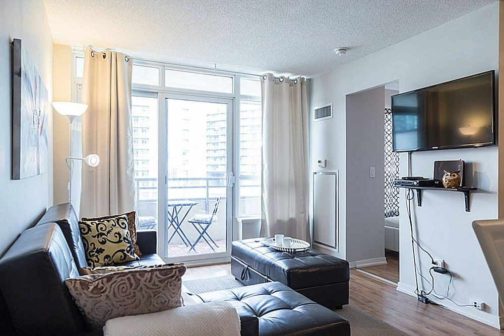 Lavish Suites- New Two Bedroom - Amazing CN Tower View City Condo, 2 Bedrooms, Kitchen, City View 21