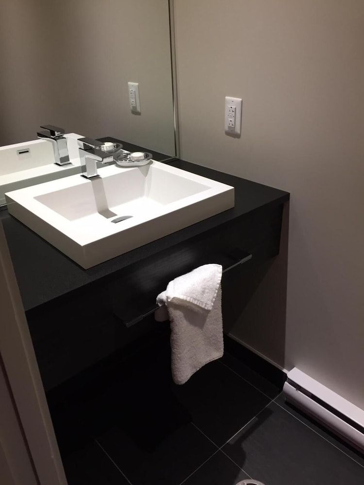 Hôtel Ô Laval Superior Suite, 1 King Bed 3