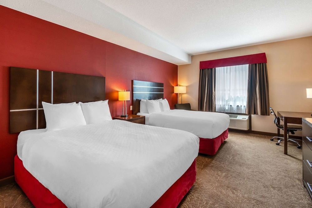 Suite, 2 Queen Beds, Non Smoking, Kitchen (with Sofabed)