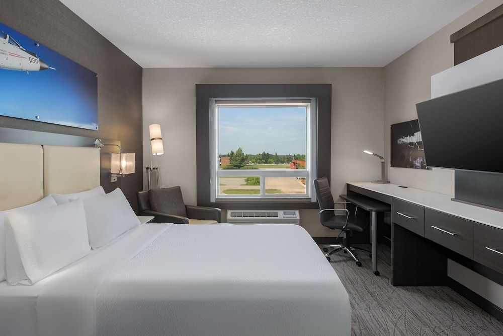 Suite, 1 Queen Bed (Additional Living Area)