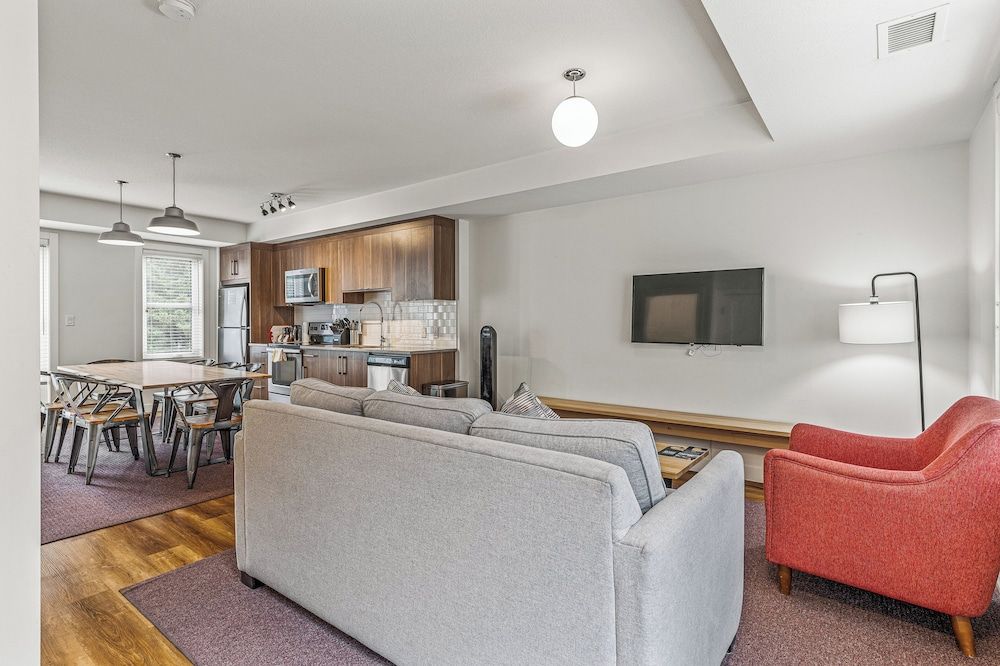 Basecamp Resorts Canmore Condo, 5 Bedrooms (Self Check In, No Pets) 8