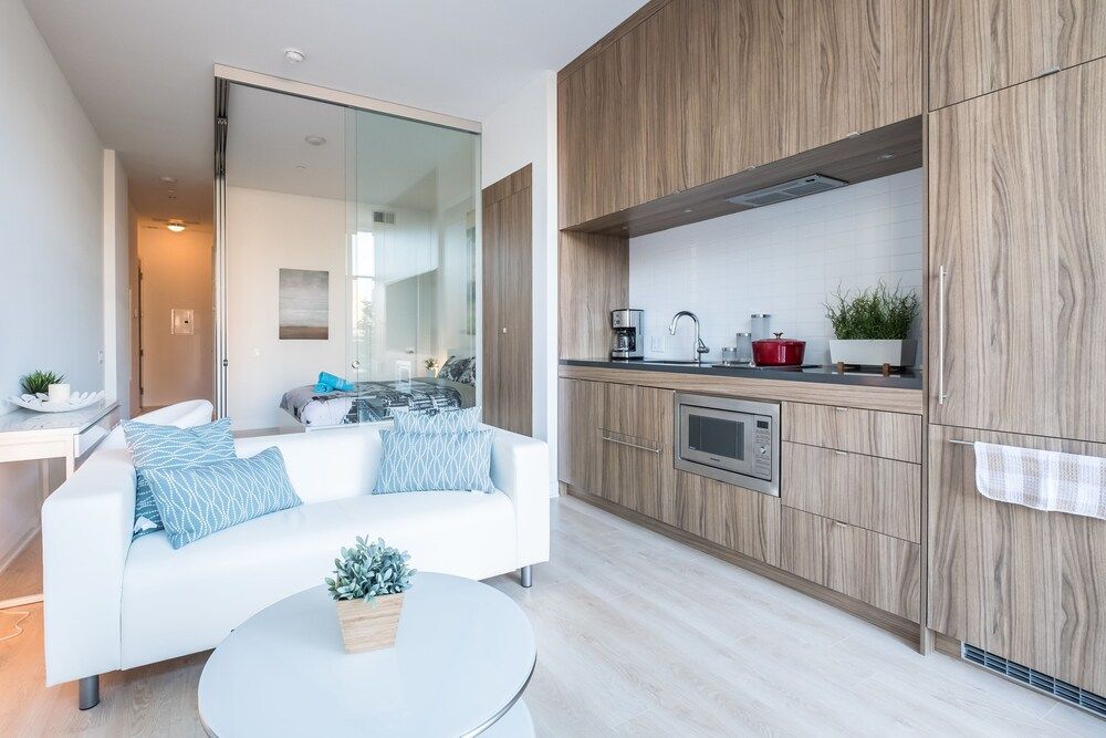 QuickStay - Luxury in Yorkville (Yonge & Bloor) Luxury Condo, 1 Queen Bed, Balcony 7