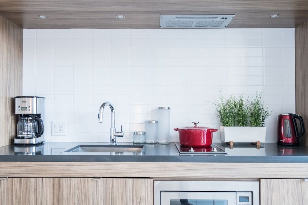 QuickStay - Luxury in Yorkville (Yonge & Bloor) Luxury Condo, 1 Queen Bed, Balcony 5