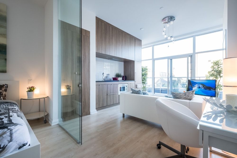 QuickStay - Luxury in Yorkville (Yonge & Bloor) Luxury Condo, 1 Queen Bed, Balcony 6