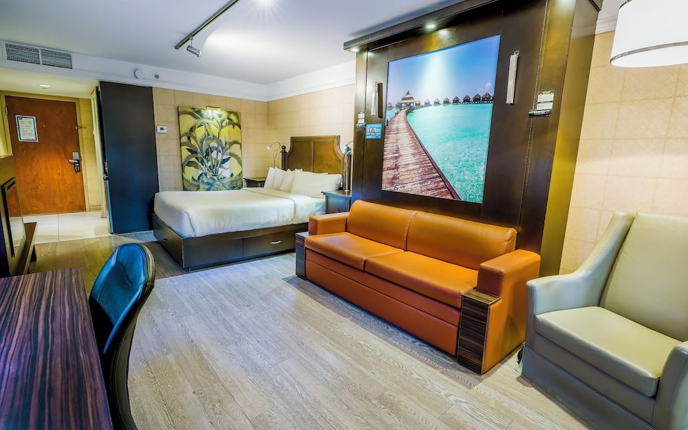 LHotelQuébec Superior Room, 1 Queen Bed, 1 Queen Murphy Bed, Garden View