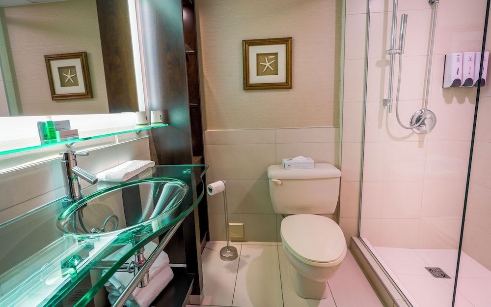 LHotelQuébec Superior Room, 2 Queen Murphy Beds, Kitchenette 3