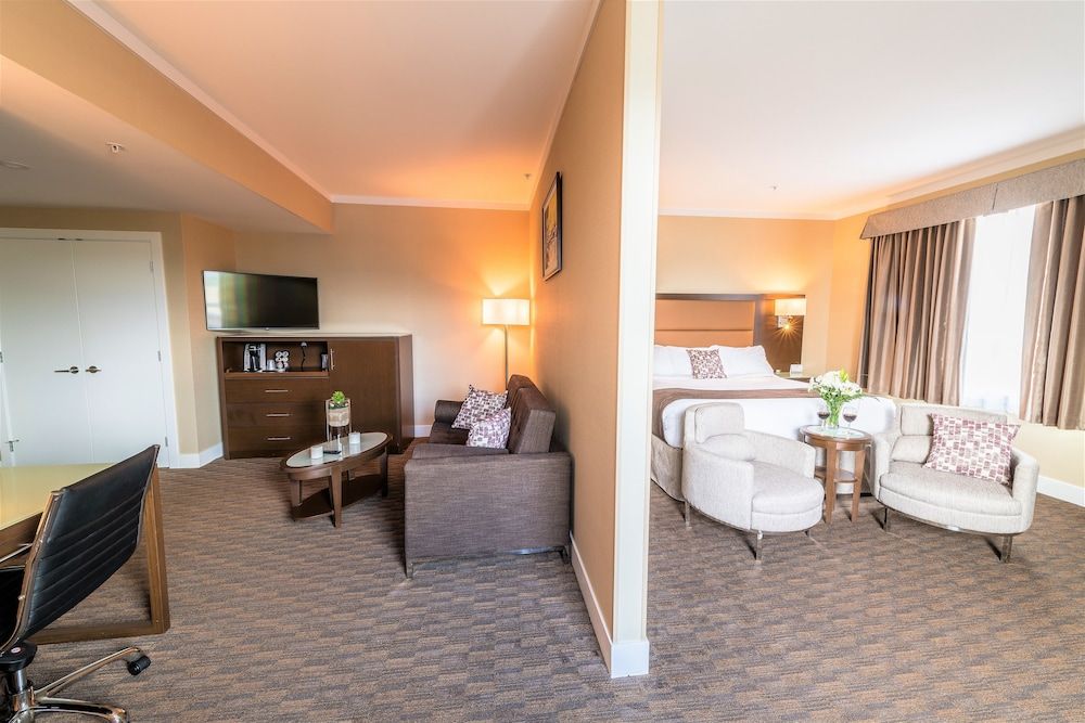 Mstar Hotel Junior Room, 1 King Bed