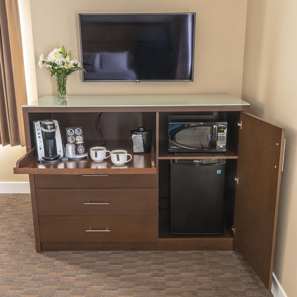 Mstar Hotel Executive Room, 1 King Bed 8