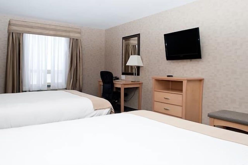 Paradise Inn & Suites Valleyview Room, 2 Queen Beds, Smoking 2