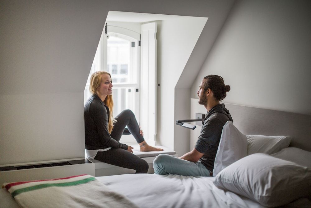 Hôtellerie d'Expérience au Monastère des Augustines Contemporary Room, 1 Queen Bed 2