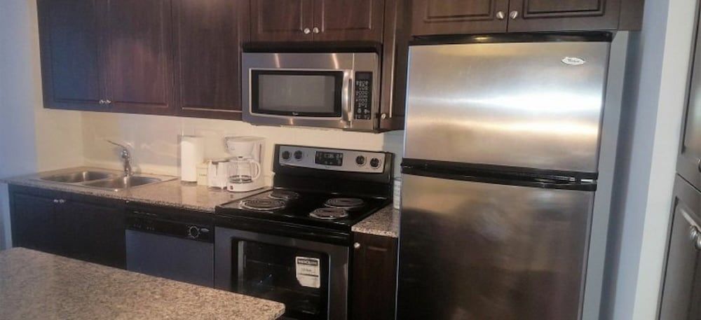 undefined Lavish Suites - Luxury Condo - Downtown 6