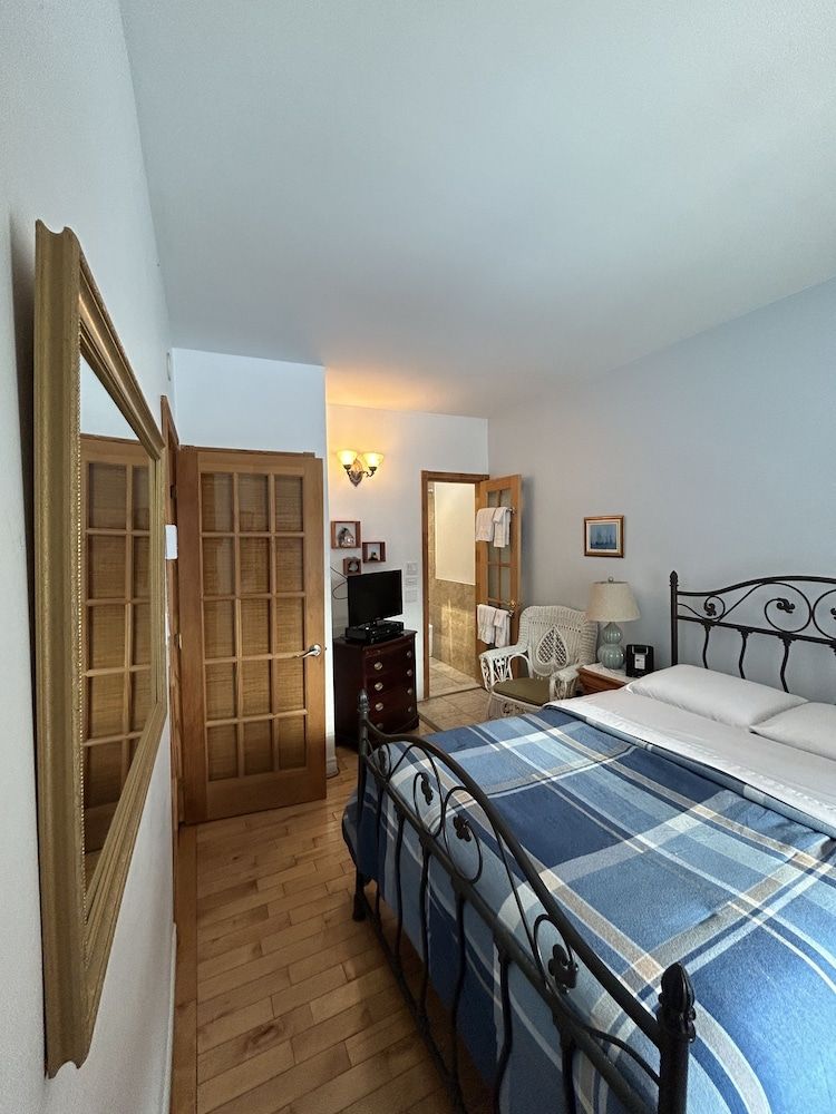 undefined Le Sieur de Joliette 3