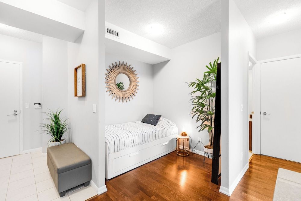 AOC Suites - Luxury Condo - City View City Condo, Multiple Beds (Queen Sofabed) 7