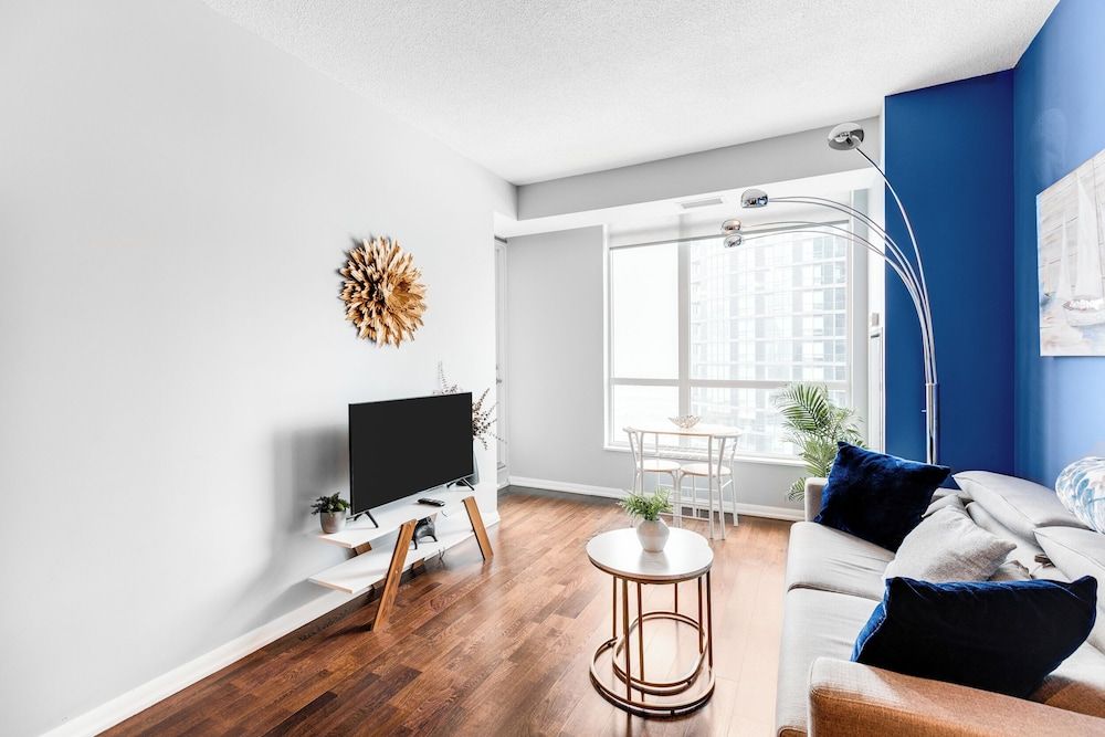 AOC Suites - Luxury Condo - City View City Condo, Multiple Beds (Queen Sofabed) 8