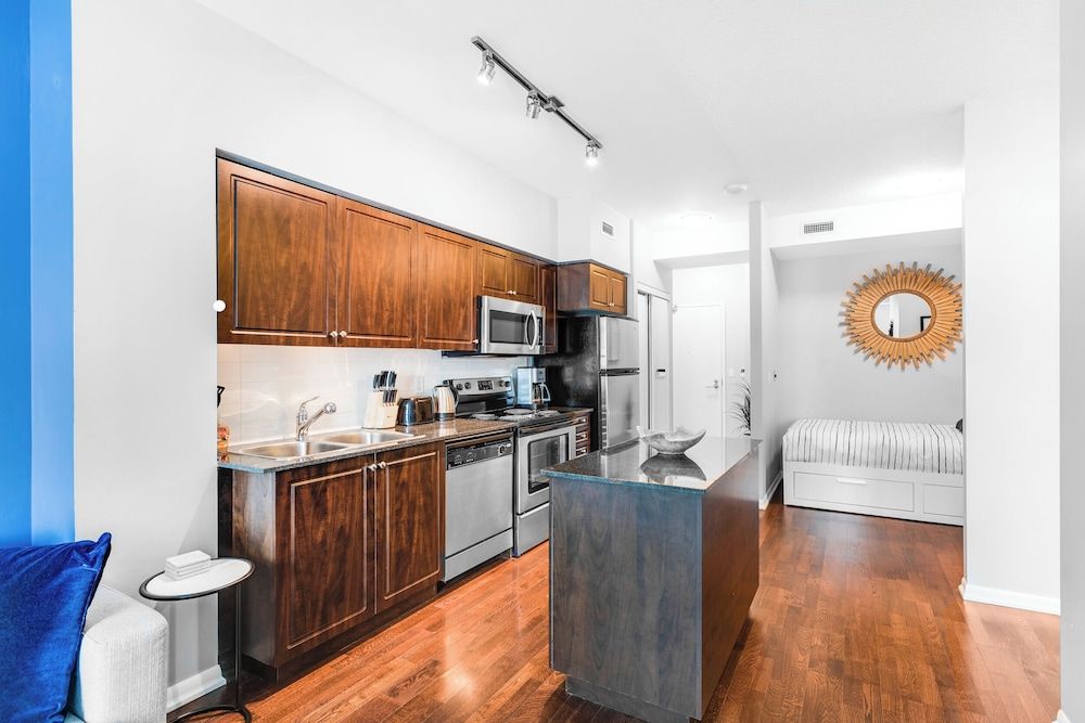 undefined AOC Suites - Luxury Condo - City View 2