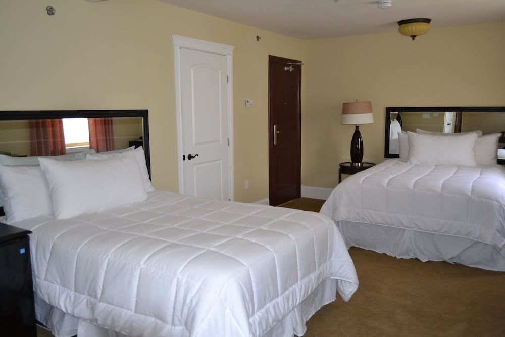 Grant Hall Hotel Classic Double Room, 2 Double Beds