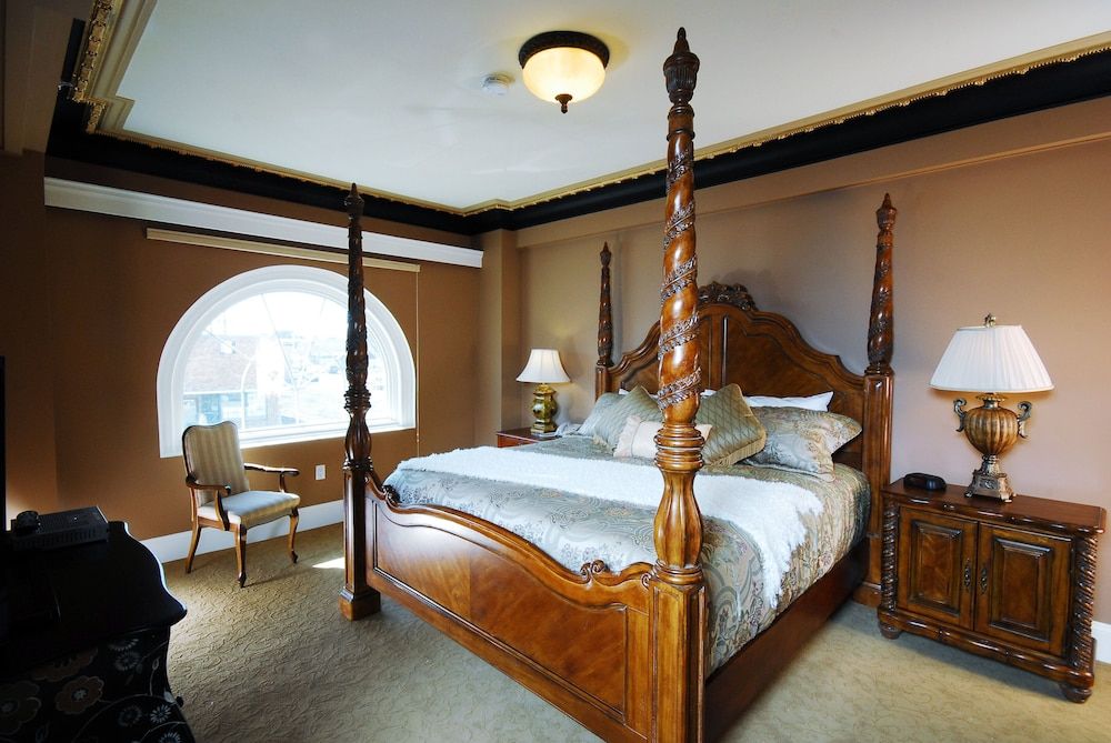 Grant Hall Hotel Executive One Bedroom Suite