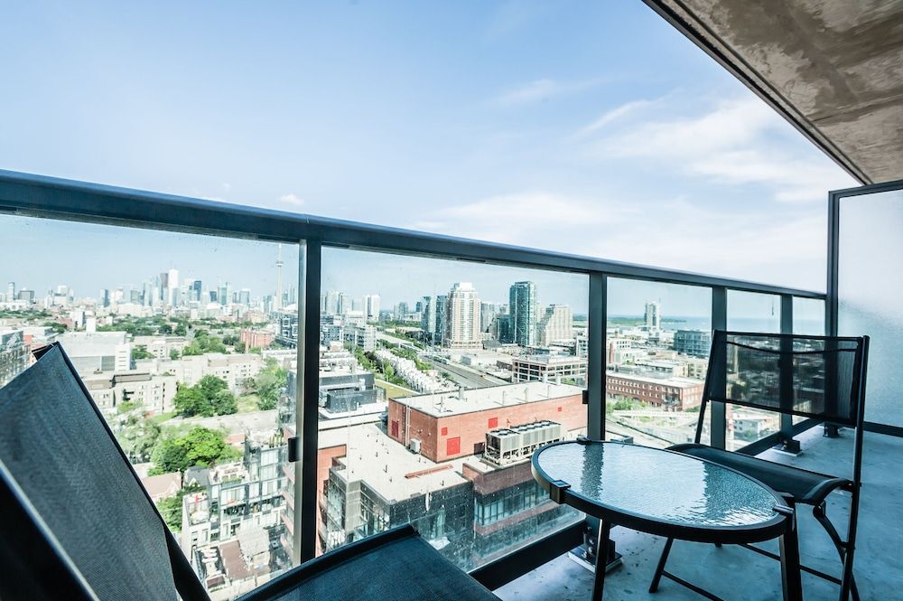 Life Suites Soho 2 Bed - 2 Bath CN Tower View Condo, 2 Bedrooms, Accessible, City View 7