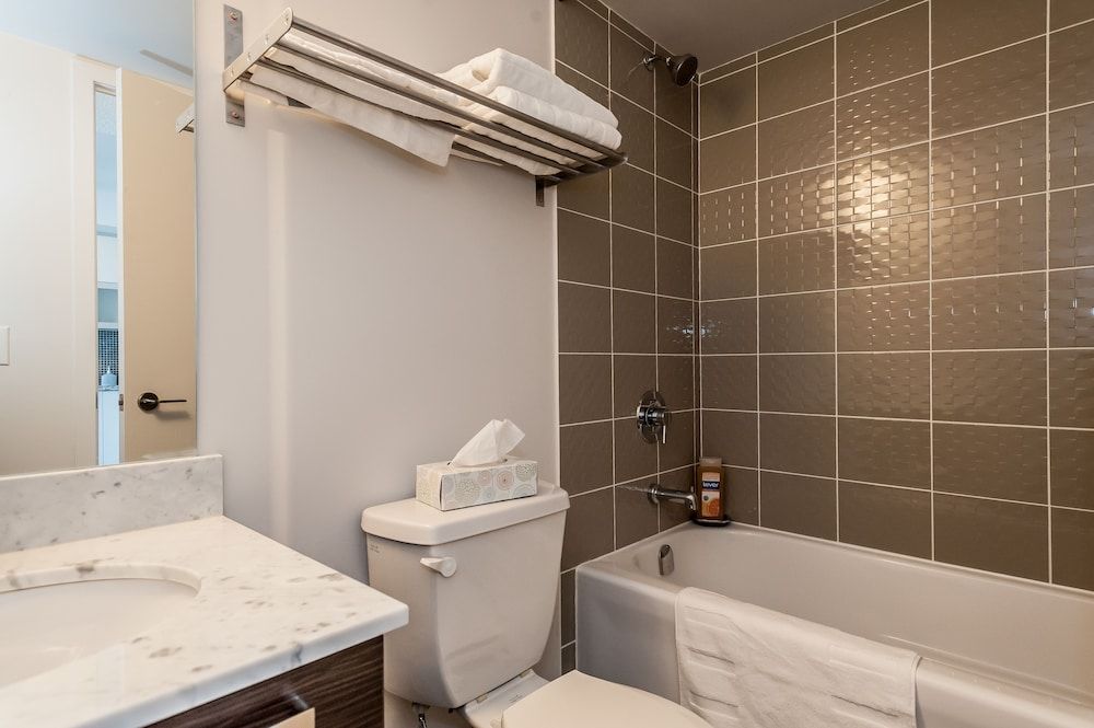 Life Suites Soho 2 Bed - 2 Bath CN Tower View Standard Condo, 2 Bedrooms, Accessible, City View 15