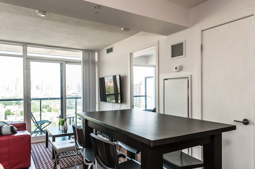 Life Suites Soho 2 Bed - 2 Bath CN Tower View Condo, 2 Bedrooms, Accessible, City View 15