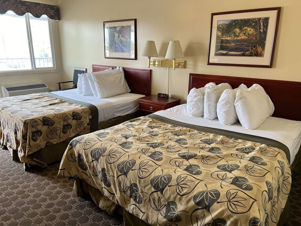 Room, 2 Queen Beds, Non Smoking