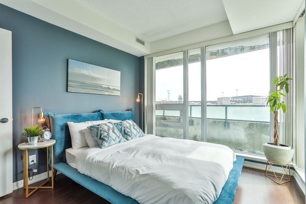 undefined Liberty Village Condo w Parking 3