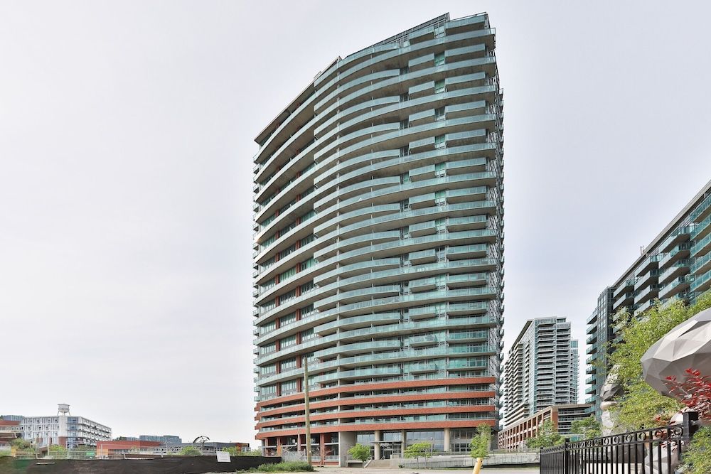 undefined Liberty Village Condo w Parking 2