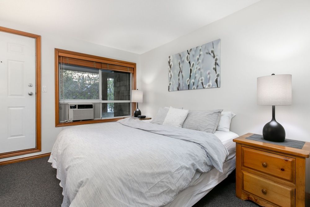 Townhome, 2 Bedrooms, Hot Tub (GR54)