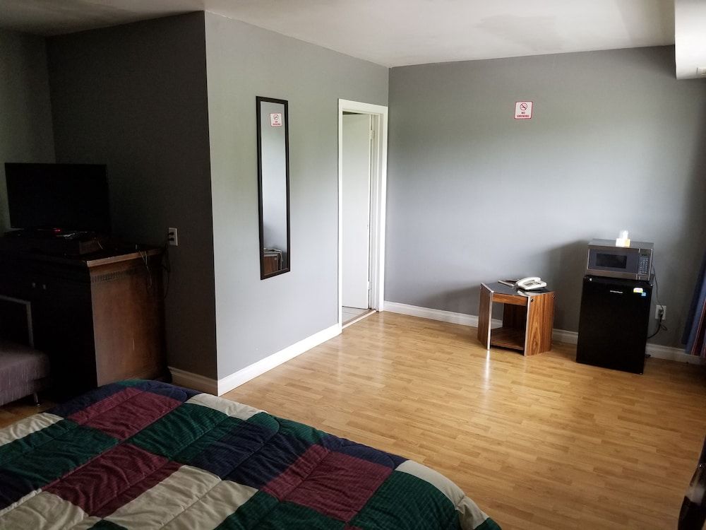 Eastwood Motel Standard Room, 1 Queen Bed 5