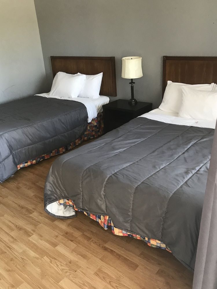 Eastwood Motel Standard Room, 2 Double Beds 2