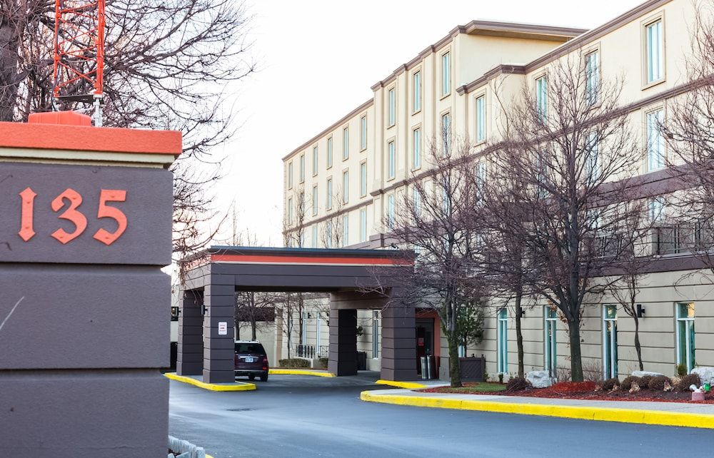 undefined Best Western Premier Toronto Airport Carlingview Hotel 4