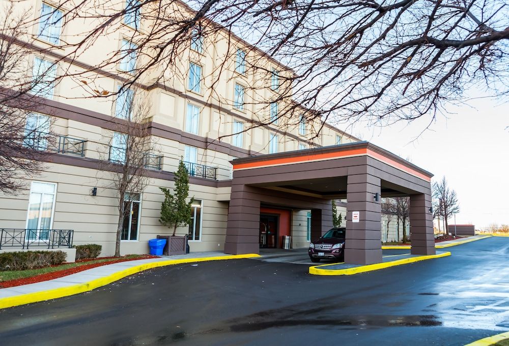 undefined Best Western Premier Toronto Airport Carlingview Hotel 2